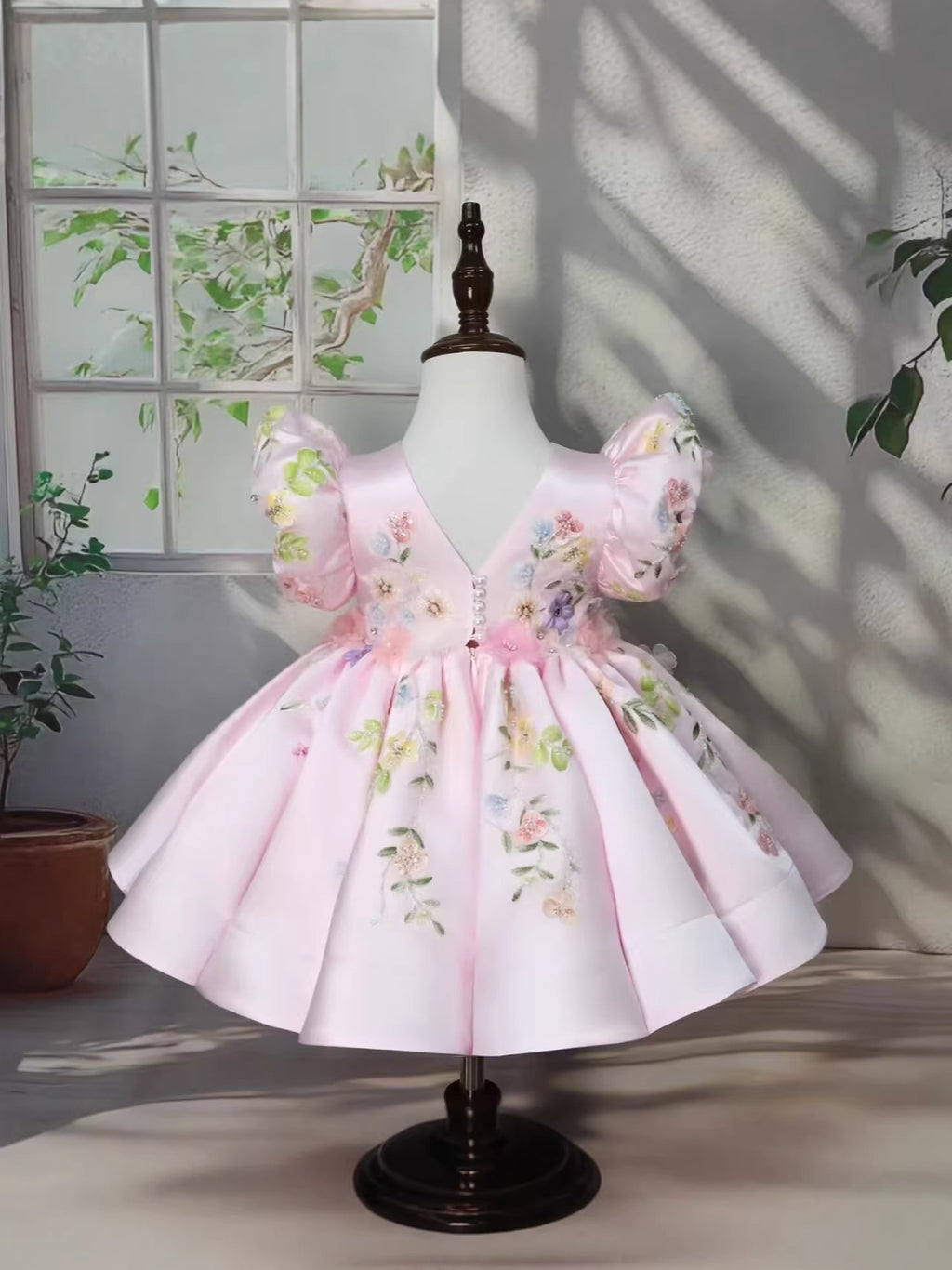 Aurélie Puff-Sleeve Flower Girl Dress detail