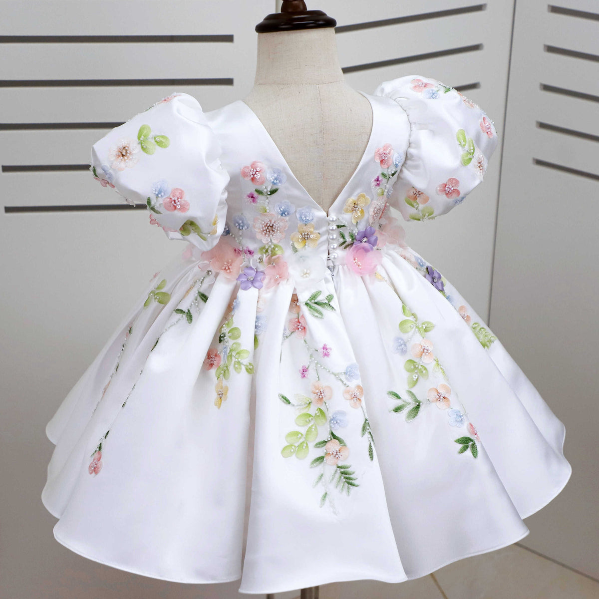 Odette Puff-Sleeve Applique Dress - view 6