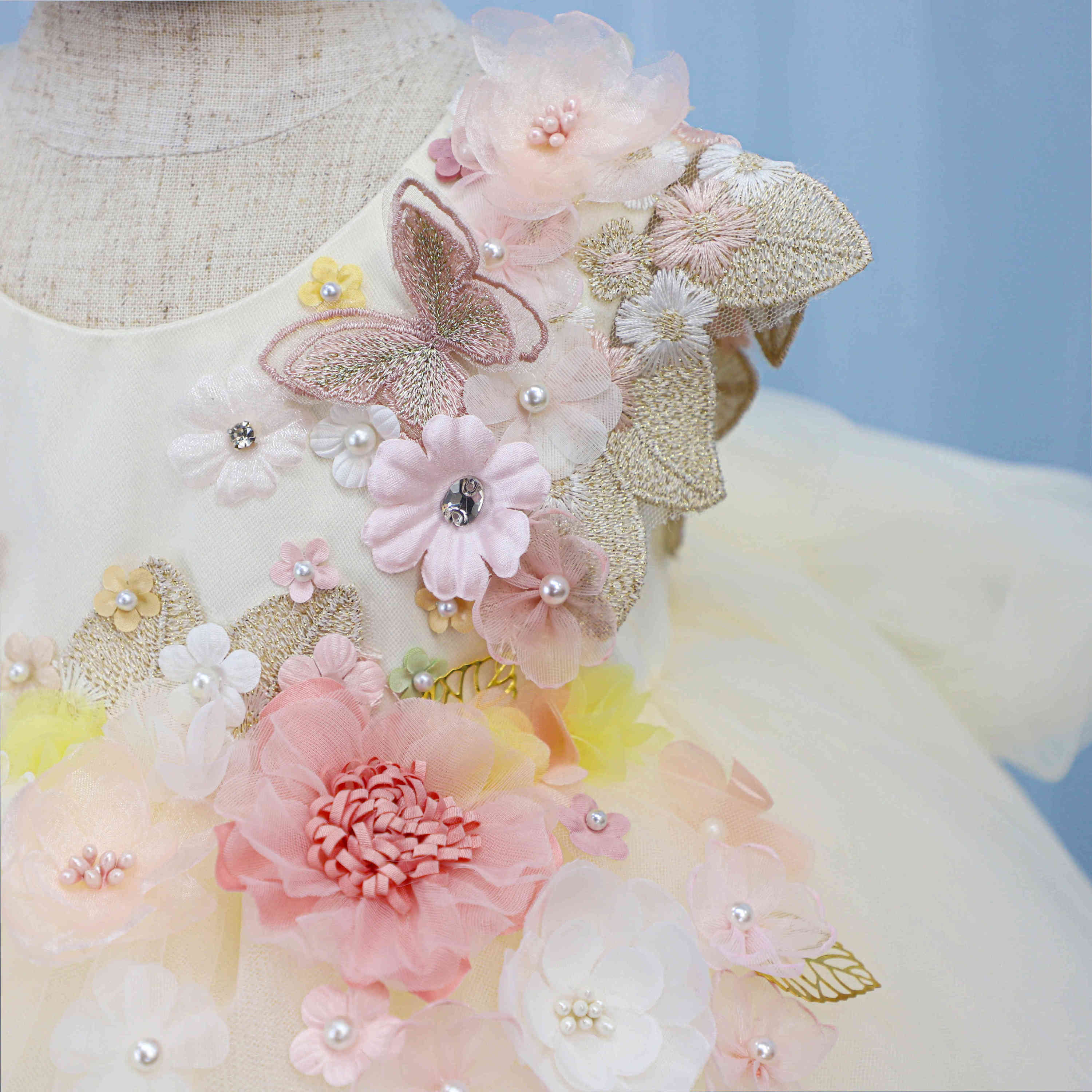 Papillon Butterfly Gown - view 5