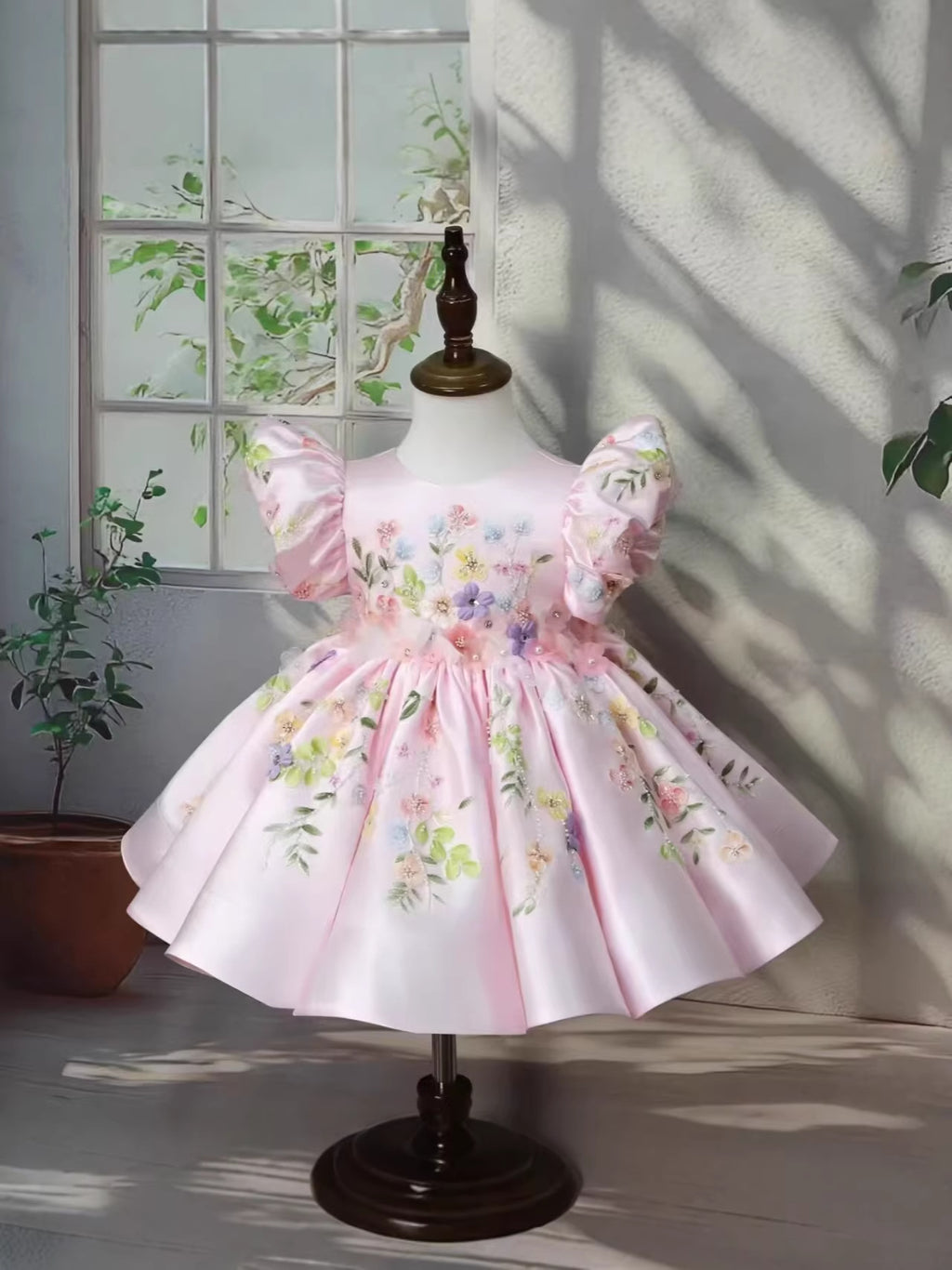 Aurélie Puff-Sleeve Flower Girl Dress detail