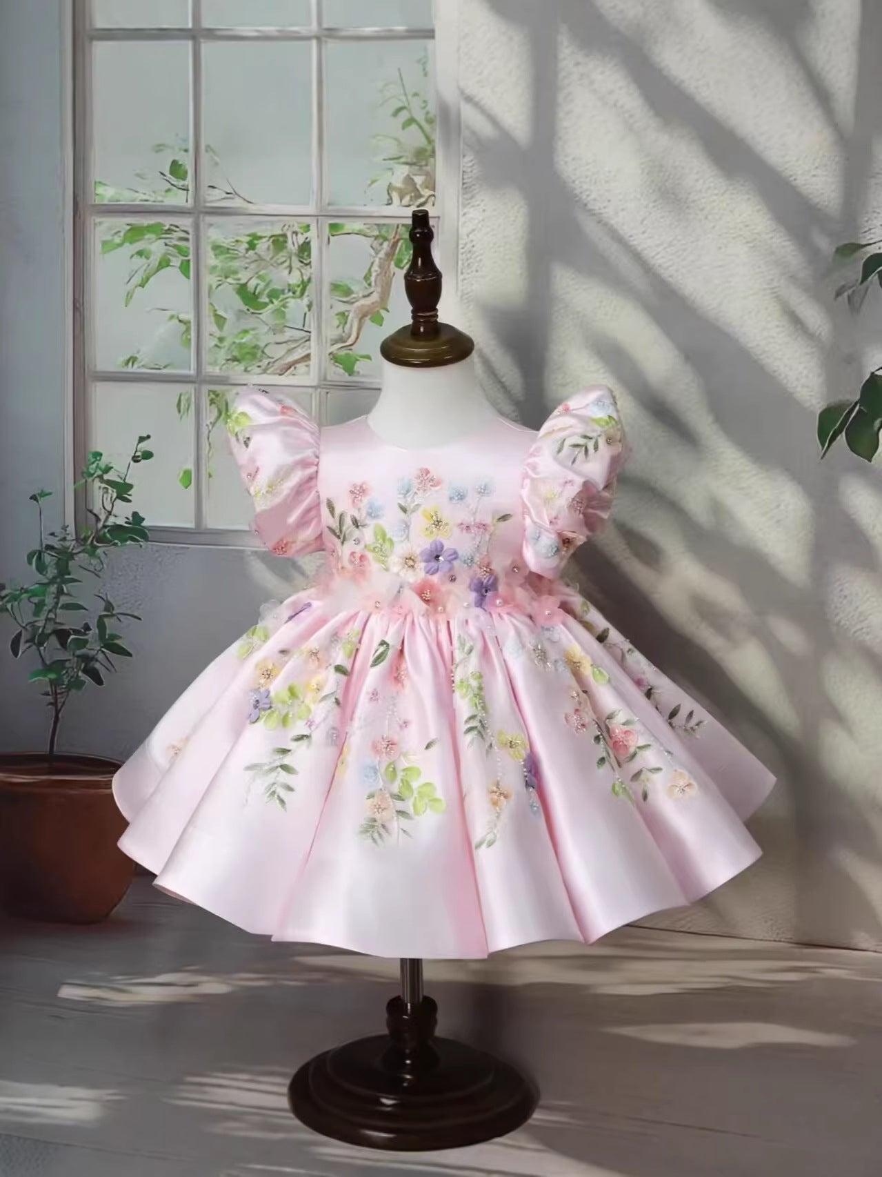 Aurélie Puff-Sleeve Flower Girl Dress detail