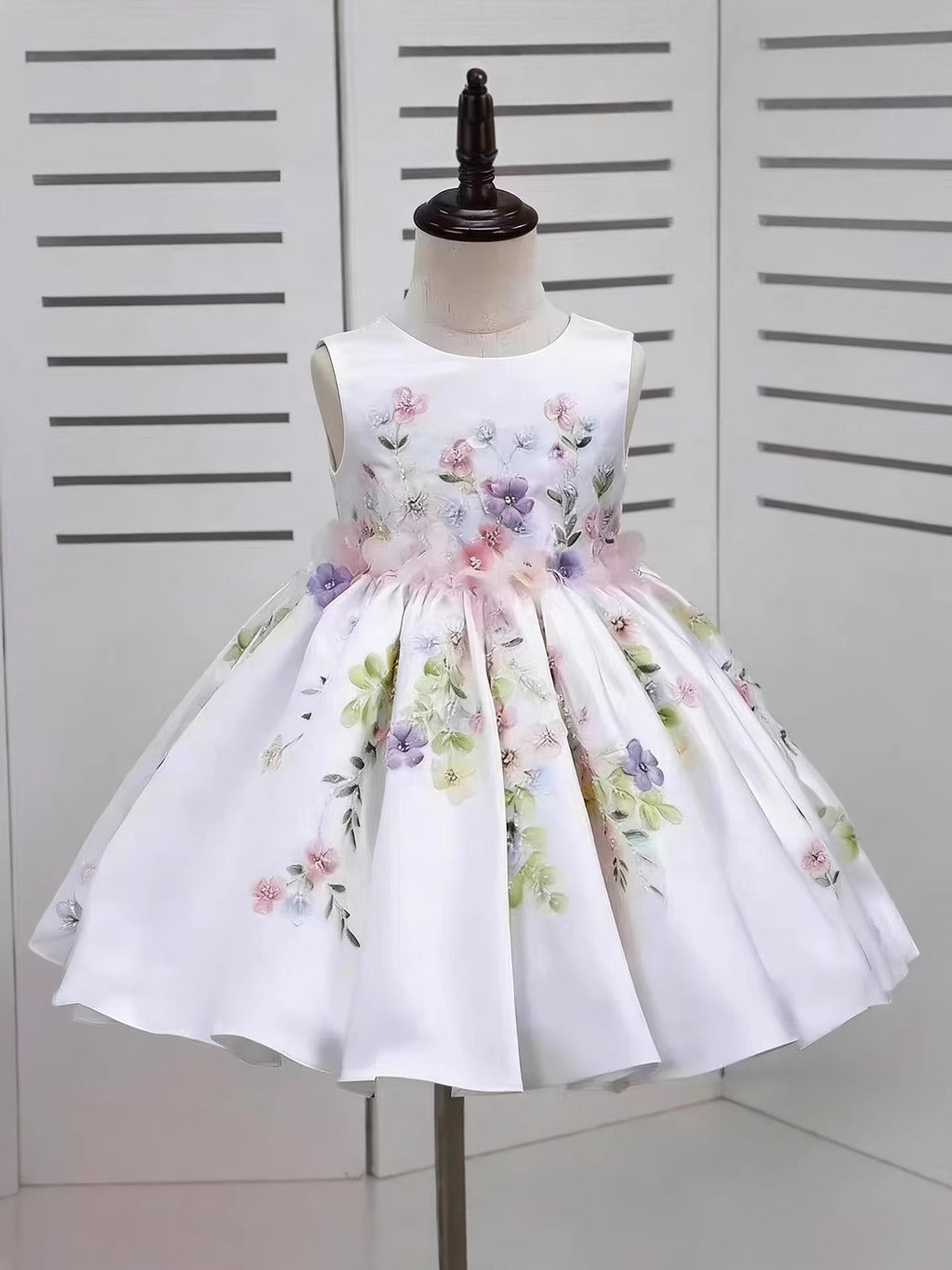 Aurélie Puff-Sleeve Flower Girl Dress detail