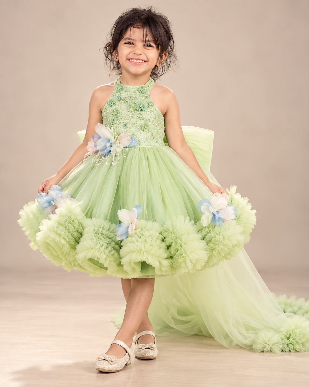 Émeraude Princess Performance Gown - image 5