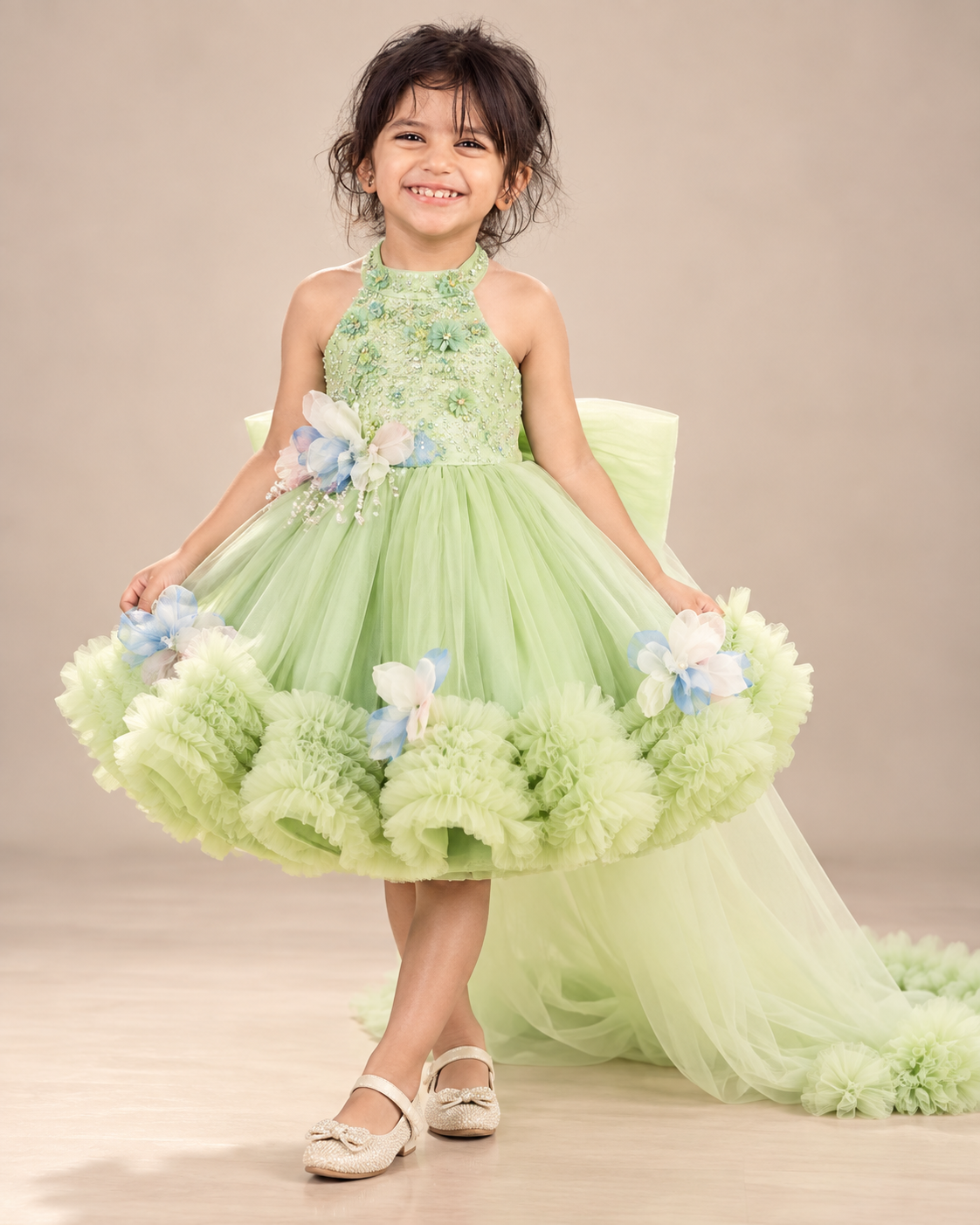 Émeraude Princess Performance Gown - image 5